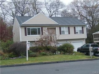1 Pin Oak Ln, Ansonia, CT 06401-2731