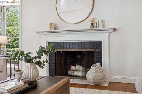 451 Hampton Rd, Oakland, CA 94611-3339