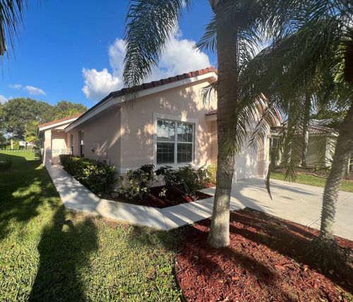 2941 179th Ave, Hollywood, FL 33029-5513
