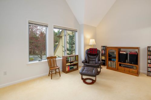 77 Dorchester Way, Nashua NH 03064-8121 exterior