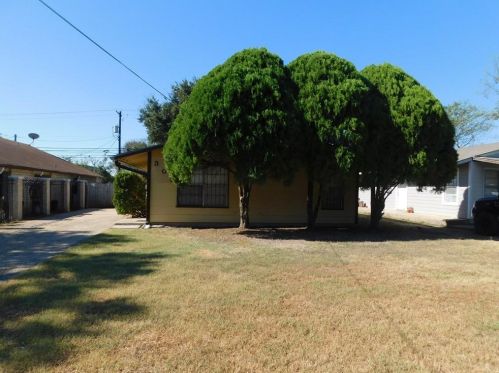 305 Blackson Ave, Austin TX  78752-2610 exterior