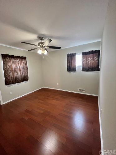 24 Francis St, Iselin NJ  08830-1122 exterior