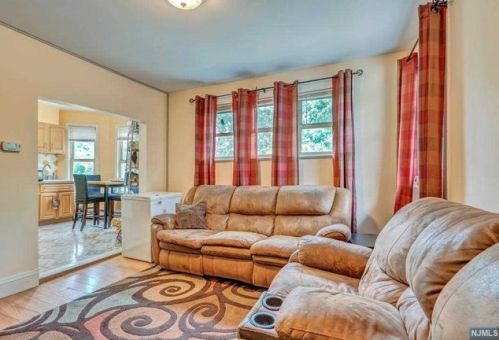 131 Bergen Ave, Ridgefield Park NJ  07660-1521 exterior