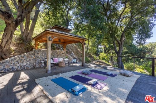 1125 Old Topanga Canyon Rd, Topanga CA  90290-3825 exterior