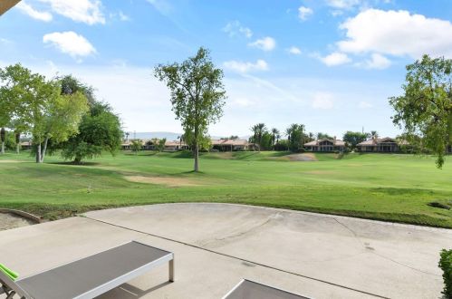 8 Oak Tree Dr, Rancho Mirage CA  92270-1612 exterior