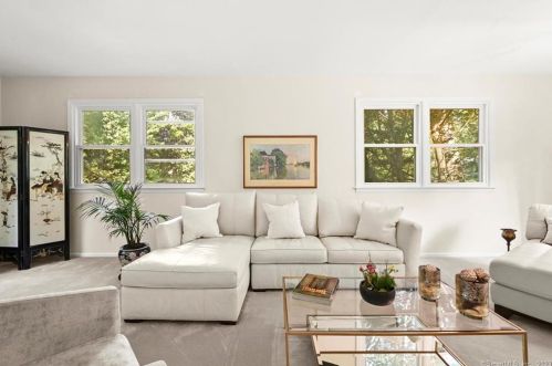 41 Cranbury Rd, Norwalk CT 06851-2649 exterior