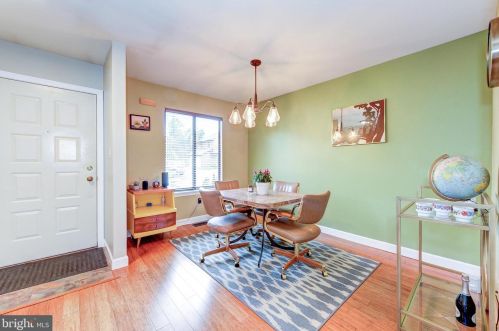 352 Winding Way, Norristown PA  19406-2633 exterior