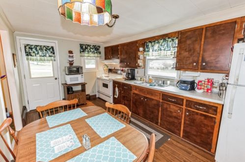 3998 Mitchell Rd, New Castle PA  16105-4412 exterior