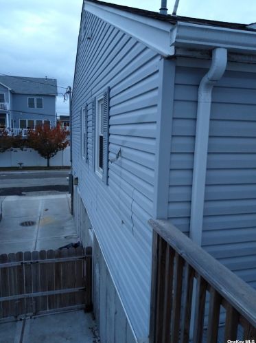 114 Malecon St, East Rockaway NY  11518-2328 exterior