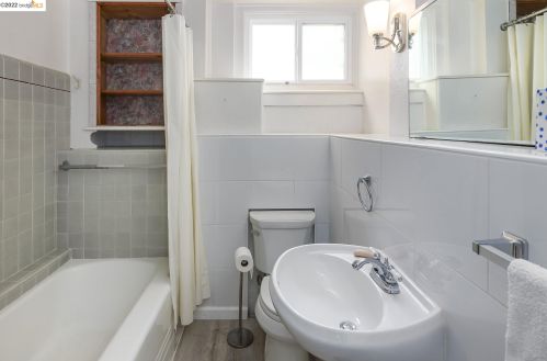 3963 Coolidge Ave, Oakland CA  94602-3428 exterior