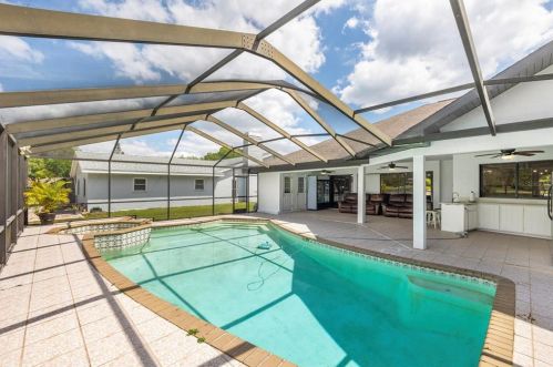 705 Chancellar Dr, Lutz FL  33548-4512 exterior