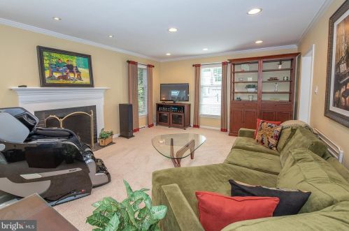 614 Westwind Dr, Berwyn PA  19312-1144 exterior