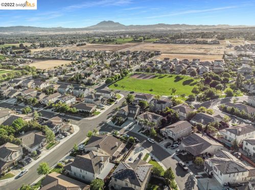 15 Solstice Ct, Oakley CA  94561-1759 exterior