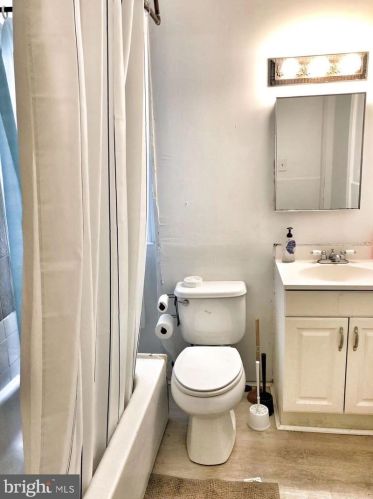 322 42 St, Philadelphia PA 19104-4062 exterior