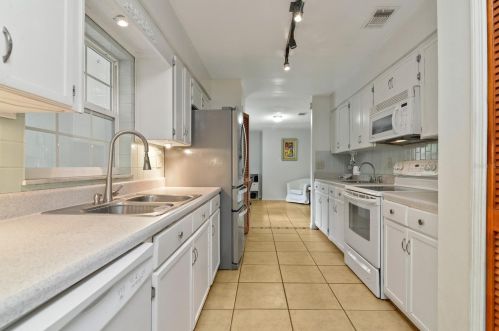 2017 Chase Ave, Sanford, FL 32771-3339