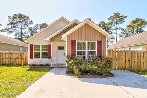 3011 Country Club Dr, Hampstead, NC 28443-8096