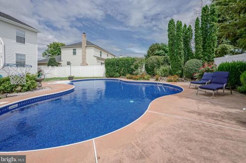 9 Flemish Way, Lumberton Township NJ  08048-4527 exterior