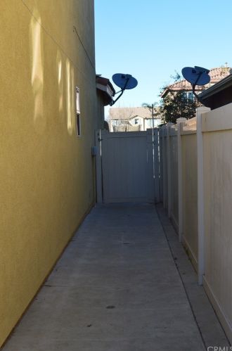 1063 Harrier St, Perris CA  92571-3527 exterior