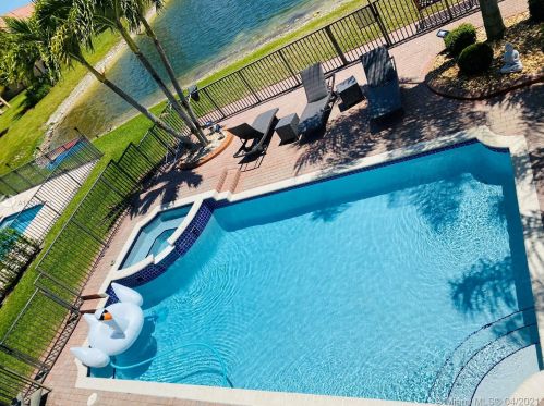 4157 183rd Ave, Hollywood, FL 33029-6334