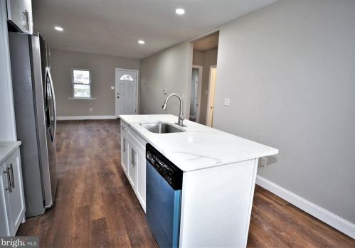 424 Pitman Ave, Trenton NJ  08610-3806 exterior