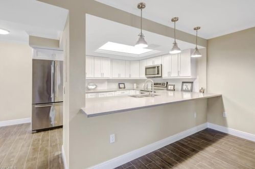 5633 Turtle Bay Dr, Naples, FL 34108-2749