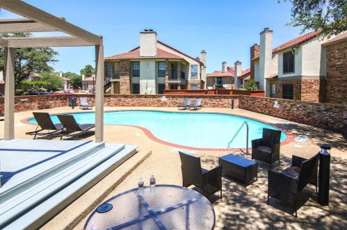 1045 Turtle Lake Blvd, Irving TX  75060-6700 exterior