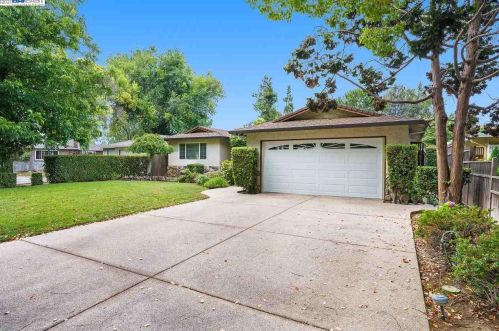 2214 Central Park Dr, Campbell, CA 95008-4908
