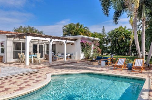 316 Glenn Rd, West Palm Beach FL  33405-4908 exterior