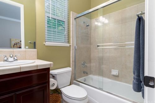 416 Southbury Ln, Chico CA  95973-8230 exterior