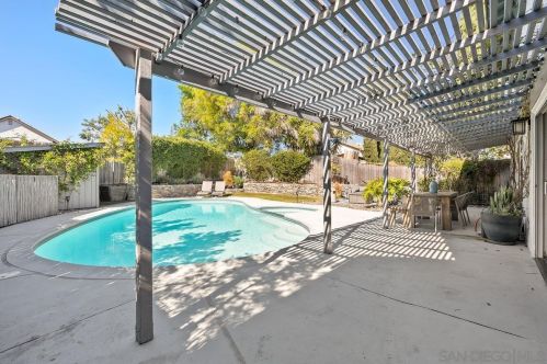 11430 Westonhill Dr, San Diego CA 92126-1461 exterior