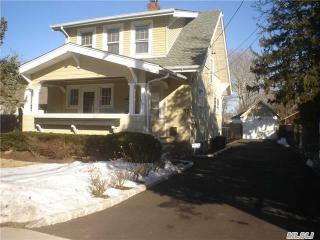 87 Islip Ave, Islip Manor, NY 11751-3613