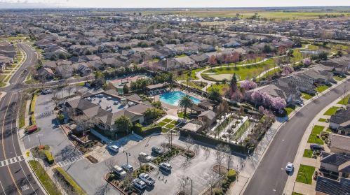 9950 Kennet Way, Elk Grove CA  95757-5118 exterior