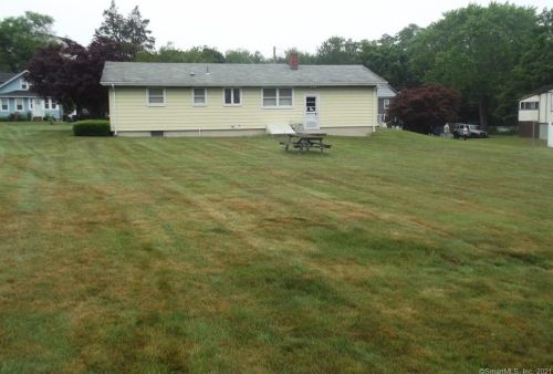 11 Harbor View Ave, Waterford CT  06385-1312 exterior