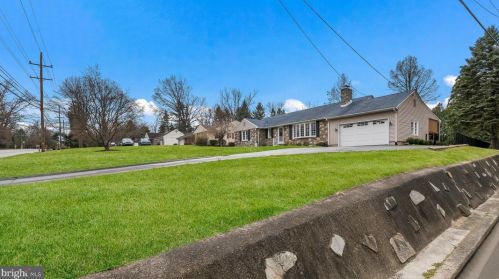 402 Cowpath Rd, Lansdale PA  19446-1516 exterior