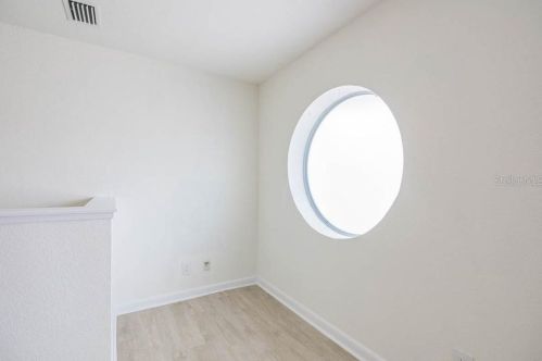 87 16th St, Saint Petersburg FL  33705-1600 exterior