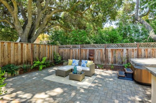 2110 Hanover St, Palo Alto CA  94306-1244 exterior