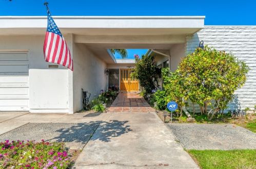 17139 Roundhill Dr, Huntington Beach, CA 92649-4216