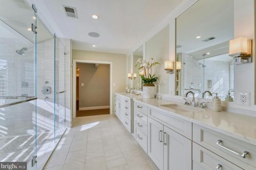 40280 Spectacular Bid Pl, Leesburg VA  20176-7173 exterior