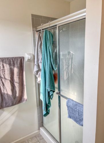 115 Springhouse Dr, Englewood OH  45322-8795 exterior