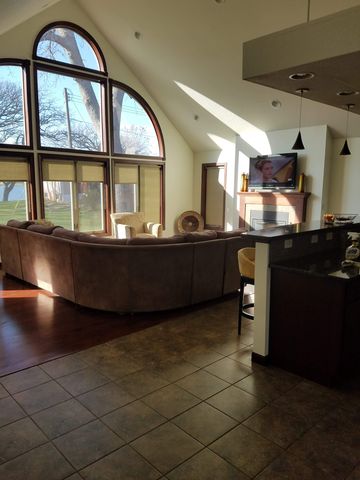 102 Grand Ave, Osgood, IA 50536-1475