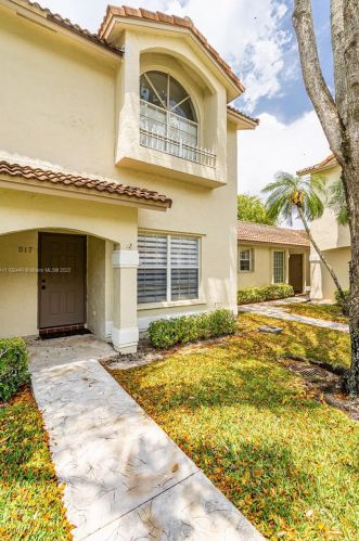 517 108th Ter, Hollywood, FL 33026-4043