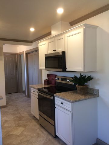 1021 Oregon St, Yreka, CA 96097-3329