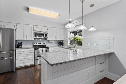 9626 Braeburn Gln, Austin TX 78729-2710 exterior