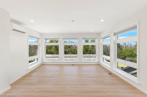 9393 Peaceful Dr, Sanibel FL  33957-4238 exterior