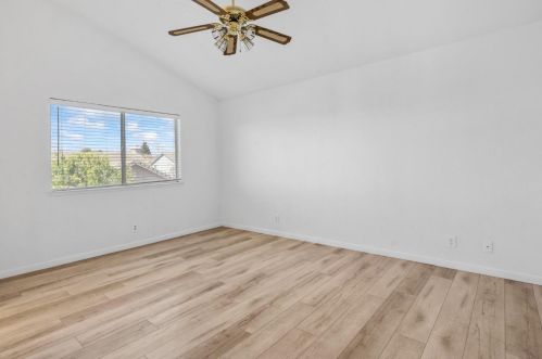 1285 Burgundy Ln, Manteca CA  95337-6874 exterior