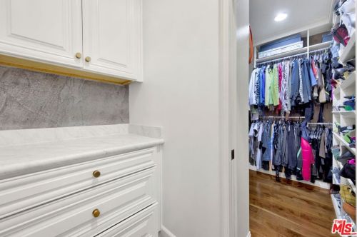 12202 Hartsook St, North Hollywood CA  91601-3961 exterior