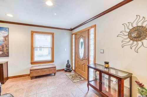44 Brookfield Ave, Center Moriches, NY 11934-2223
