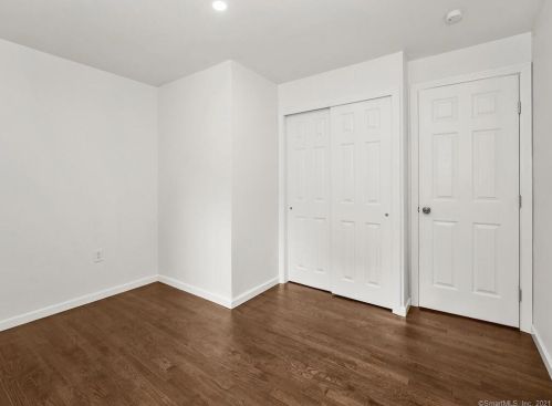 80 Circle Dr, Litchfield CT  06750-1710 exterior