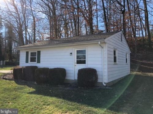 7612 Pollen St, Lorton VA  22079-1636 exterior