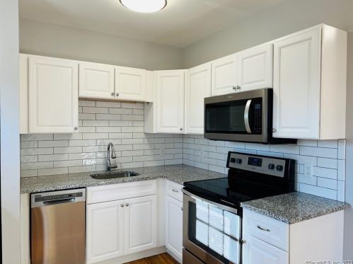 41 Darina Pl, Milford CT  06460-3354 exterior